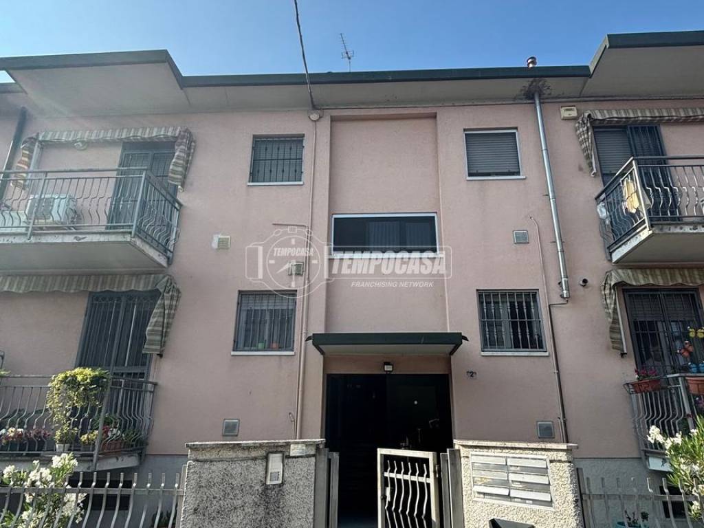 appartamento in vendita a Tavazzano con Villavesco in zona Tavazzano