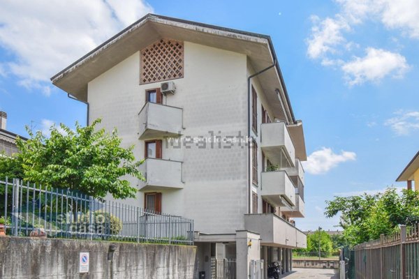appartamento in vendita a Tavazzano con Villavesco in zona Villavesco