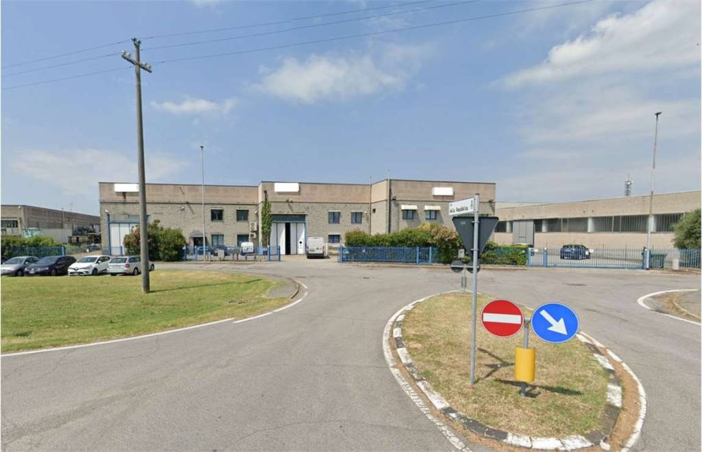 locale commerciale in vendita a Tavazzano con Villavesco