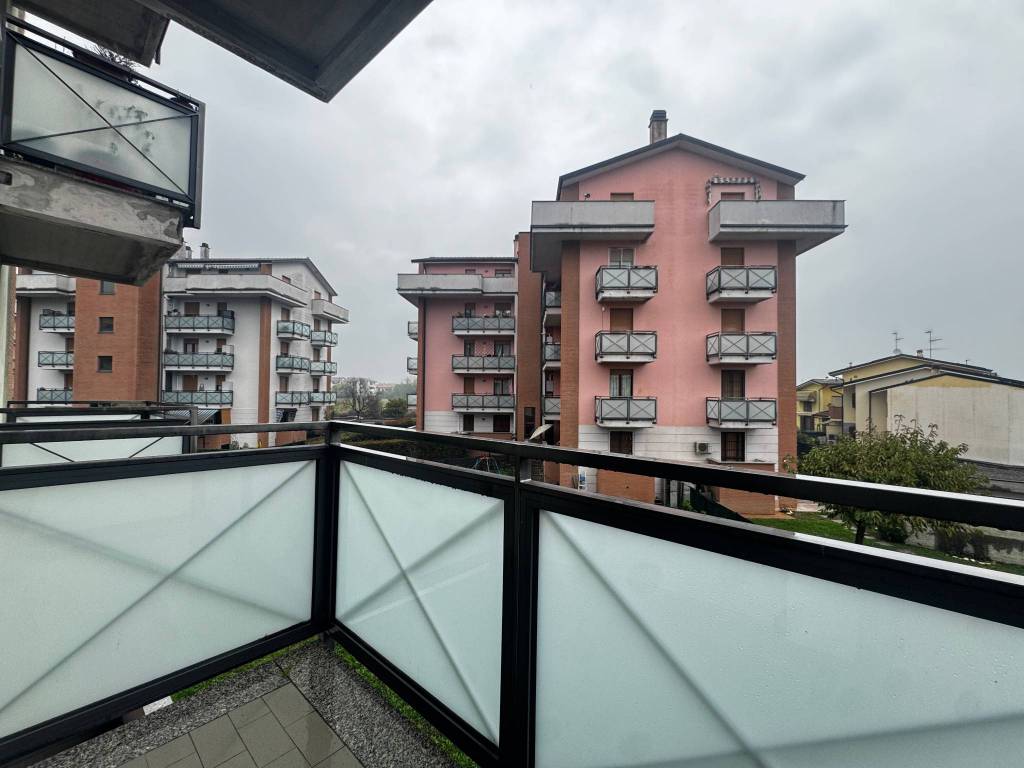 appartamento in vendita a Tavazzano con Villavesco