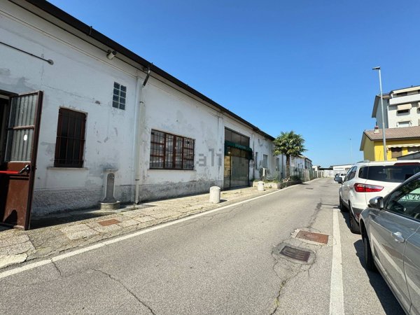 ufficio in vendita a Tavazzano con Villavesco