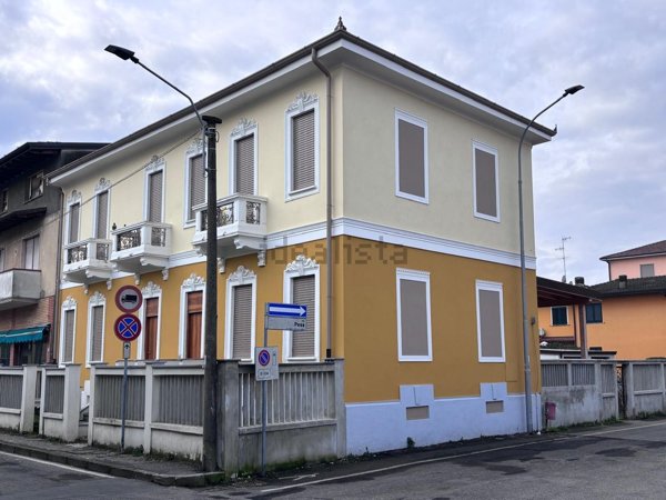 casa indipendente in vendita a Tavazzano con Villavesco in zona Tavazzano