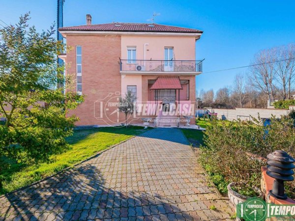 casa indipendente in vendita a Tavazzano con Villavesco in zona Tavazzano