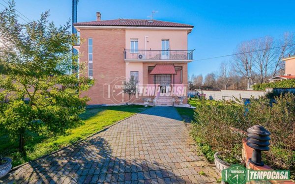 casa indipendente in vendita a Tavazzano con Villavesco in zona Tavazzano
