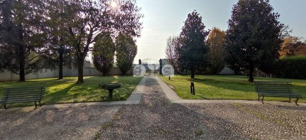 casa indipendente in vendita a Tavazzano con Villavesco in zona Tavazzano