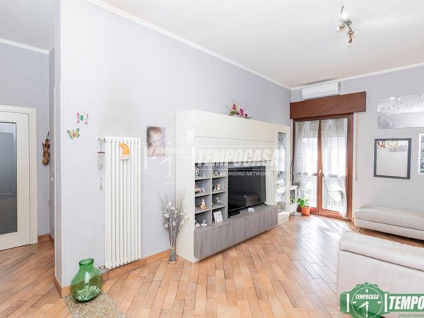 appartamento in vendita a Tavazzano con Villavesco in zona Tavazzano