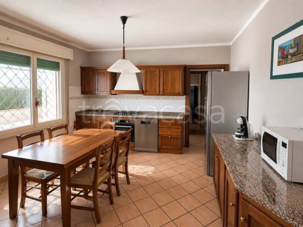 casa indipendente in vendita a Tavazzano con Villavesco in zona Tavazzano
