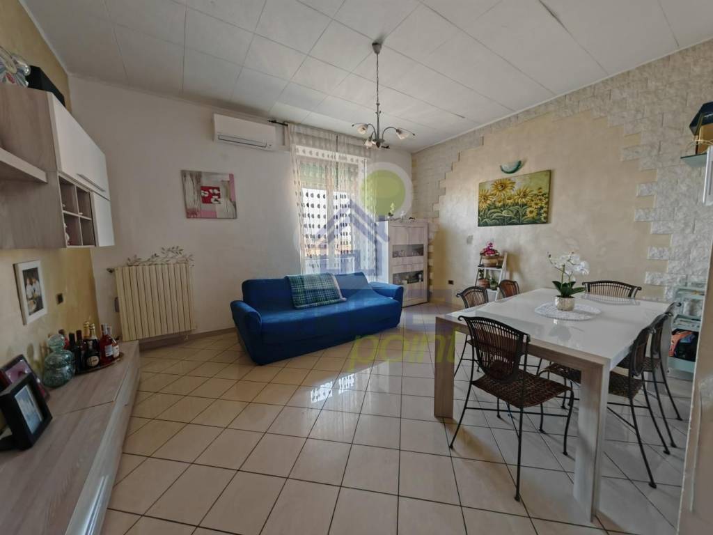 appartamento in vendita a Tavazzano con Villavesco in zona Tavazzano