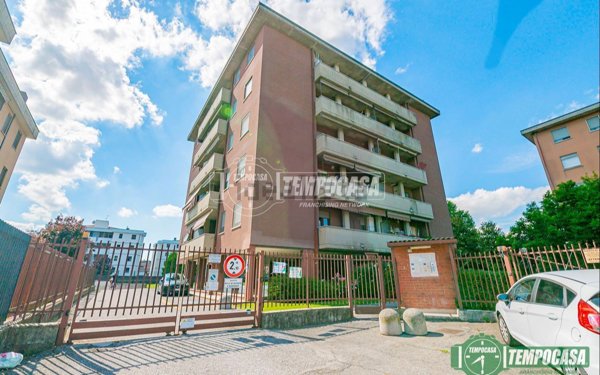 appartamento in vendita a Tavazzano con Villavesco in zona Pezzolo