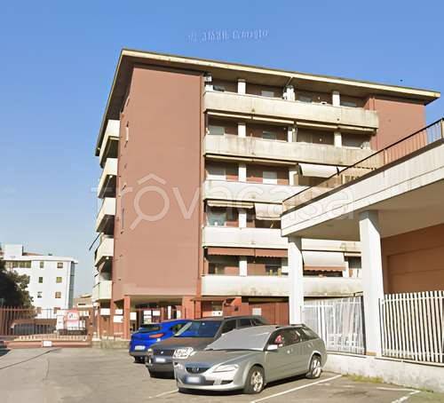 appartamento in vendita a Tavazzano con Villavesco in zona Pezzolo