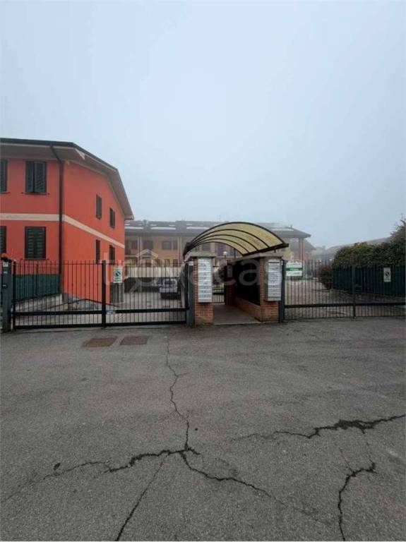 appartamento in vendita a Tavazzano con Villavesco in zona Villavesco