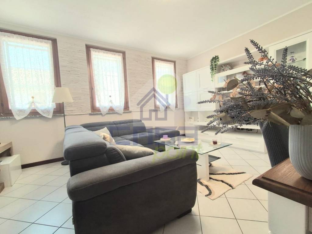 appartamento in vendita a Tavazzano con Villavesco in zona Villavesco