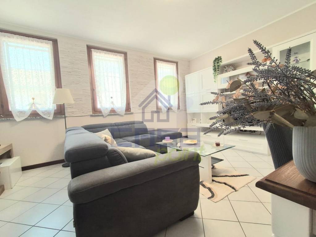 appartamento in vendita a Tavazzano con Villavesco in zona Villavesco