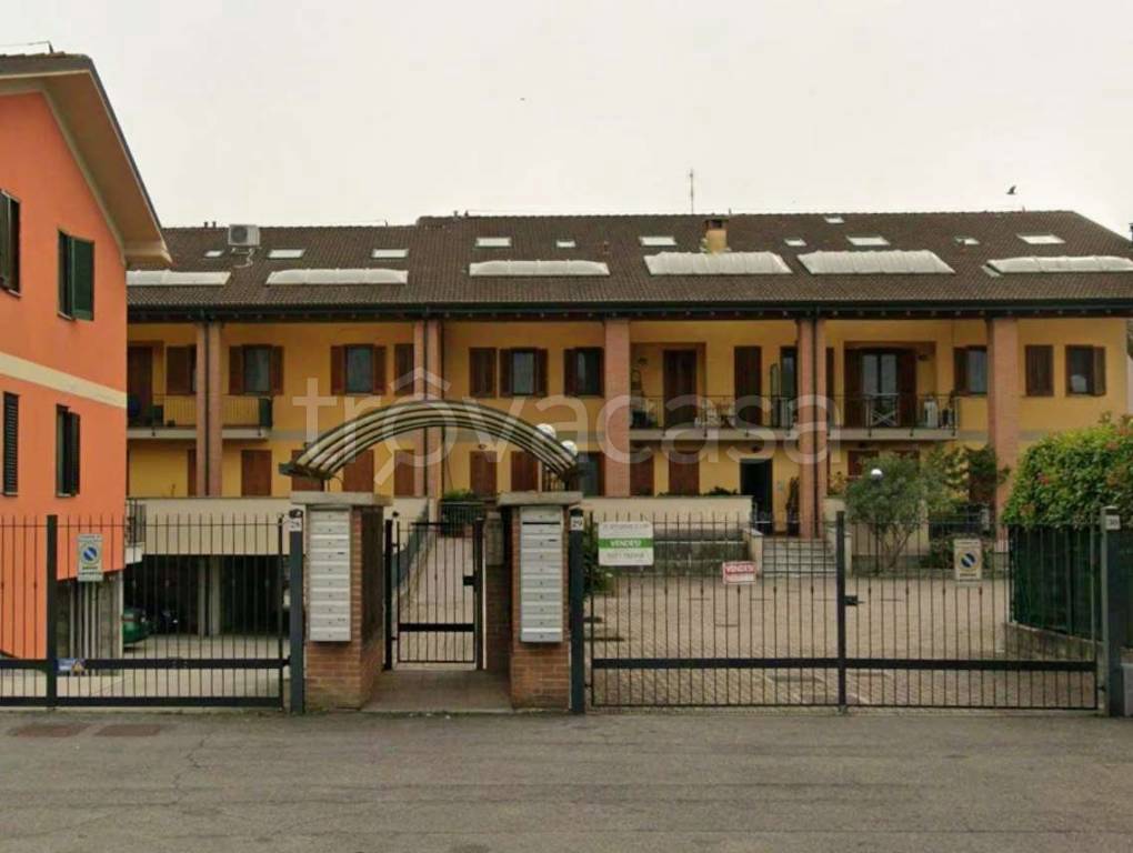 appartamento in vendita a Tavazzano con Villavesco in zona Villavesco