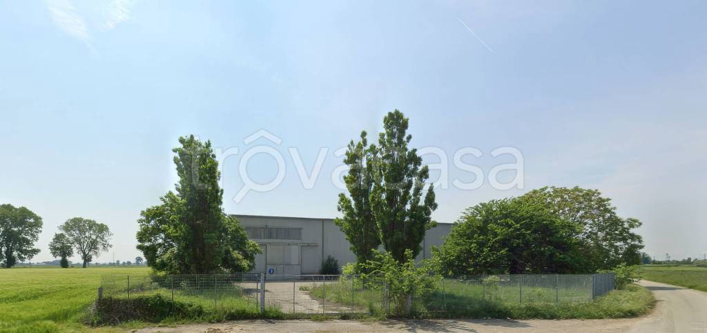 locale commerciale in vendita a Terranova dei Passerini