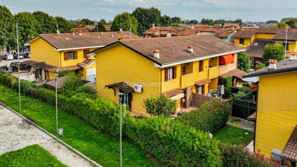 casa indipendente in vendita a Terranova dei Passerini