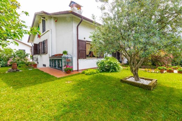 casa indipendente in vendita a Terranova dei Passerini