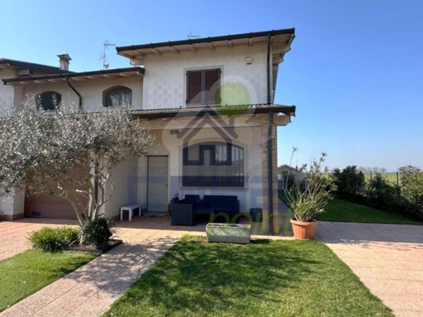 casa indipendente in vendita a Terranova dei Passerini
