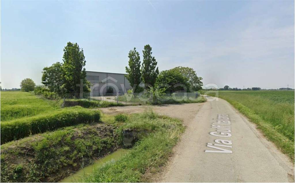 locale commerciale in vendita a Terranova dei Passerini
