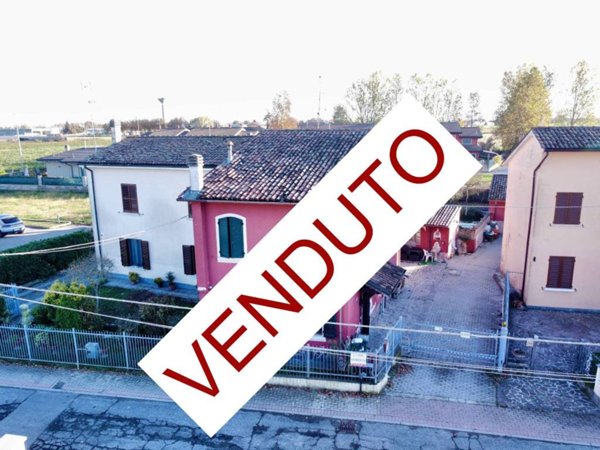 casa indipendente in vendita a Terranova dei Passerini