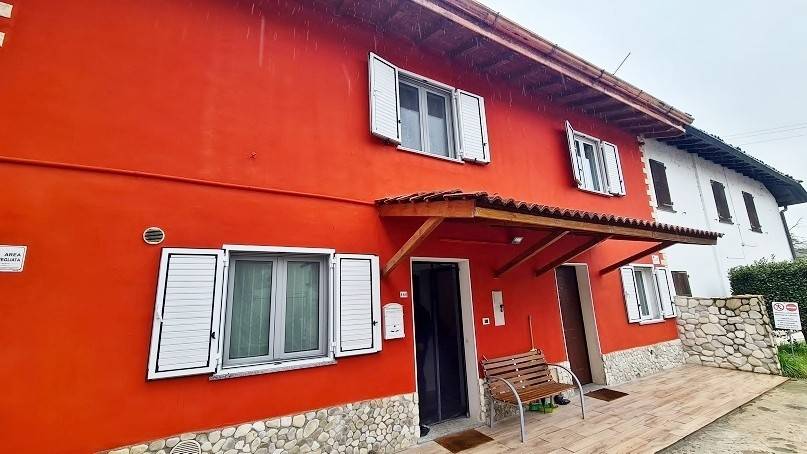 casa indipendente in vendita a Turano Lodigiano
