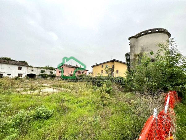 casale in vendita a Turano Lodigiano