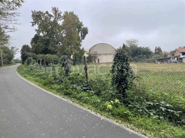 terreno edificabile in vendita a Turano Lodigiano