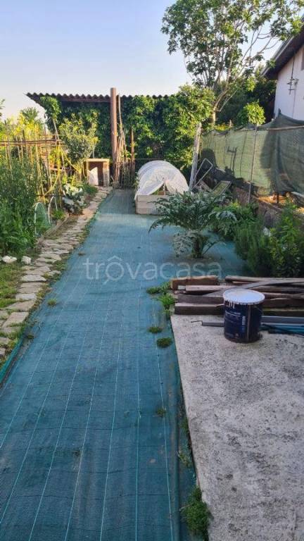 casa indipendente in vendita a Turano Lodigiano