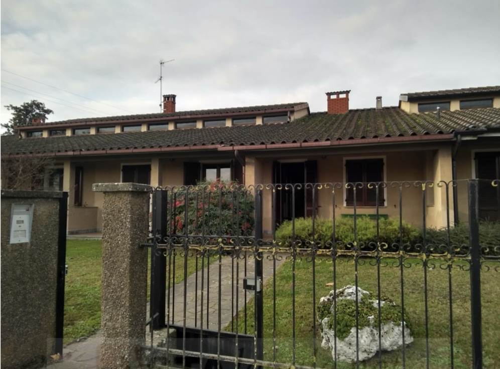 casa indipendente in vendita a Turano Lodigiano