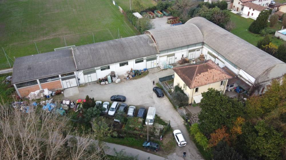 capannone in vendita a Turano Lodigiano