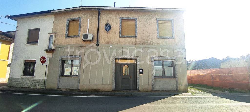 casa indipendente in vendita a Turano Lodigiano