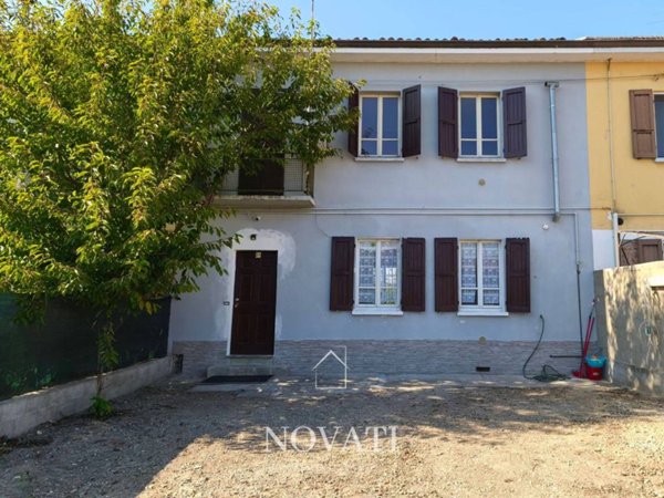casa indipendente in vendita a Turano Lodigiano