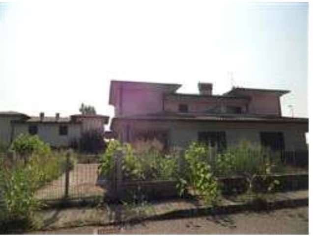 casa indipendente in vendita a Turano Lodigiano