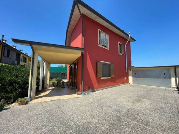 casa indipendente in vendita a Turano Lodigiano in zona Melegnanello