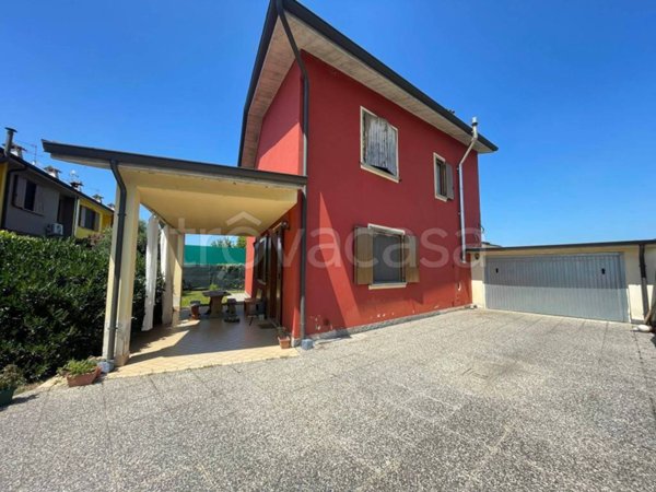 casa indipendente in vendita a Turano Lodigiano in zona Melegnanello