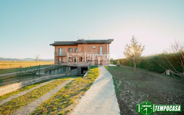 casa indipendente in vendita a Turano Lodigiano in zona Robecco