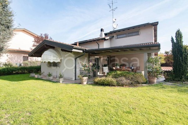 casa indipendente in vendita a Turano Lodigiano