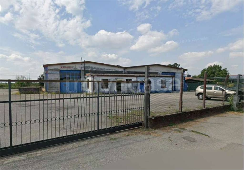 locale commerciale in vendita a Turano Lodigiano