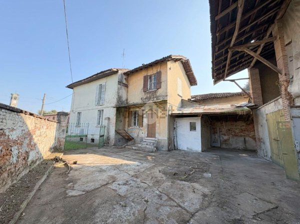 casa indipendente in vendita a Turano Lodigiano