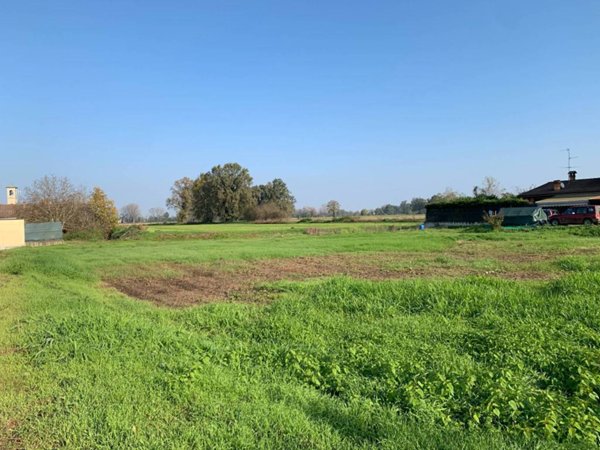 terreno edificabile in vendita a Turano Lodigiano in zona Melegnanello