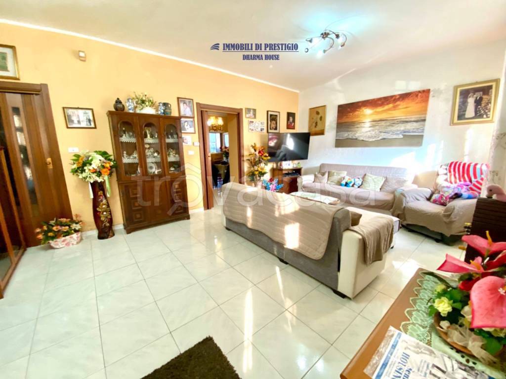 casa indipendente in vendita a Valera Fratta