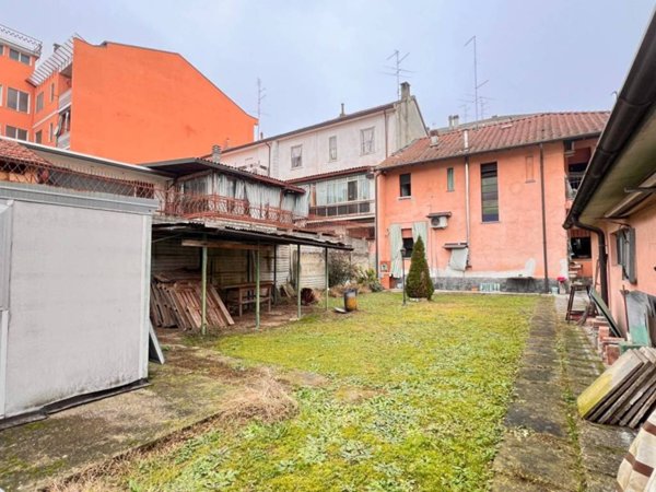 casa indipendente in vendita a Valera Fratta