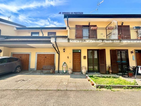 casa indipendente in vendita a Valera Fratta