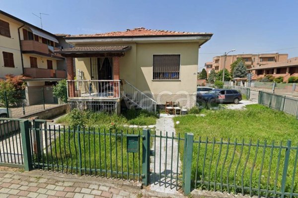 casa indipendente in vendita a Valera Fratta