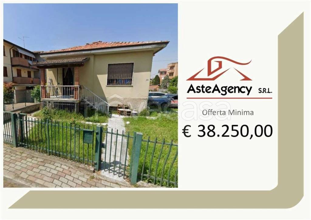 casa indipendente in vendita a Valera Fratta