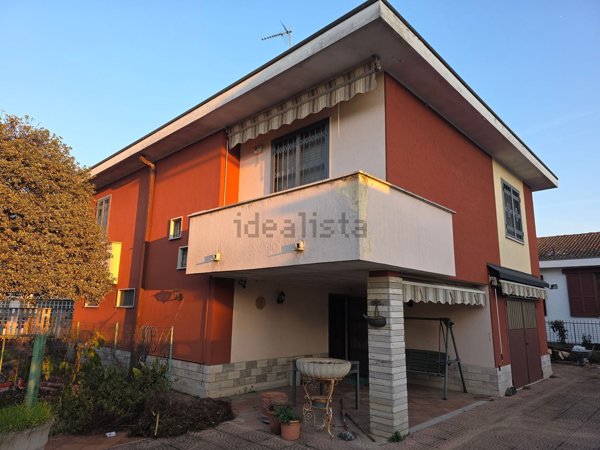 casa indipendente in vendita a Valera Fratta
