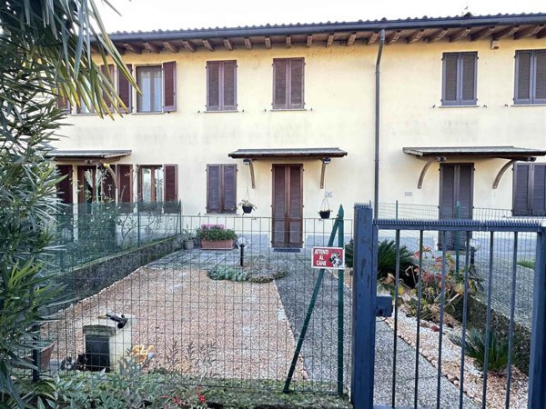 casa indipendente in vendita a Valera Fratta
