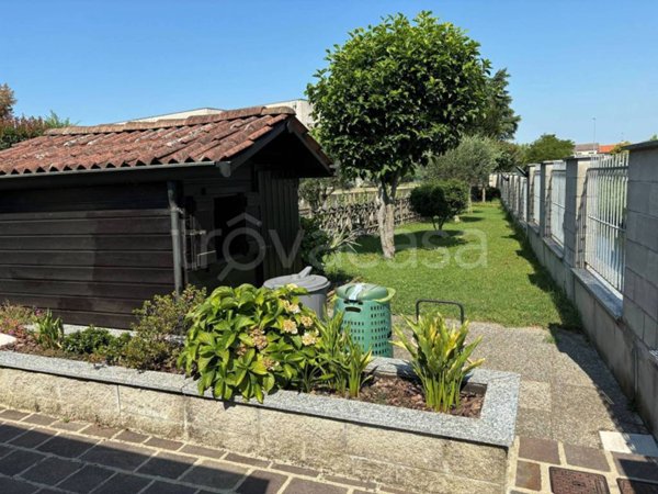 casa indipendente in vendita a Valera Fratta