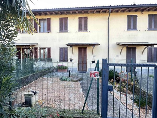 casa indipendente in vendita a Valera Fratta