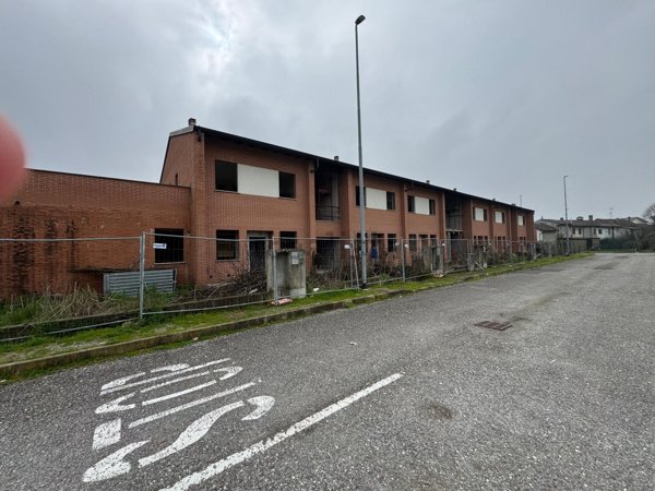 casa indipendente in vendita a Valera Fratta